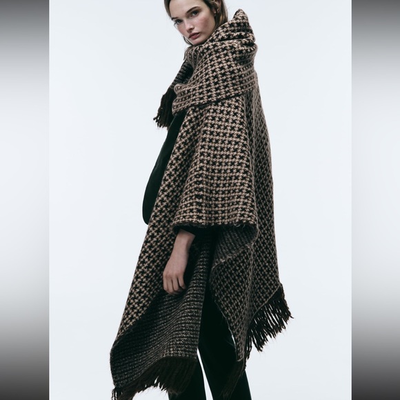 ZARA FRINGED KNIT JACQUARD CAPE - Picture 10 of 16